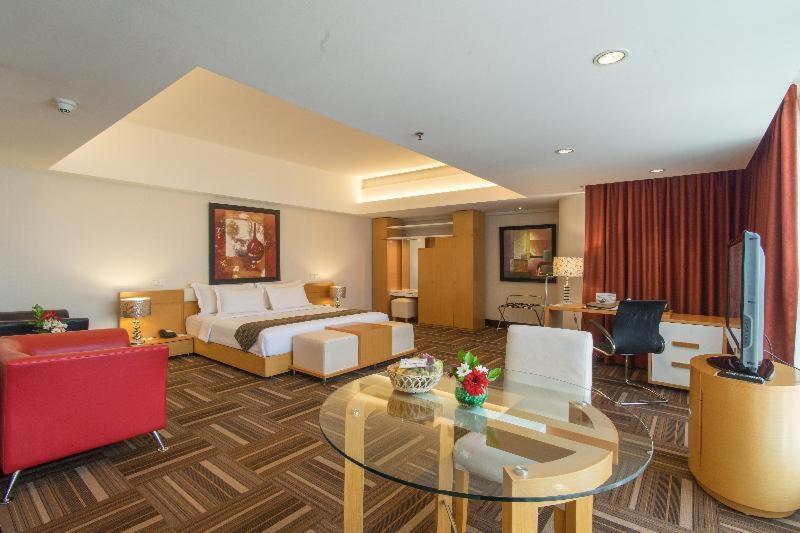 Merlynn Park 5*