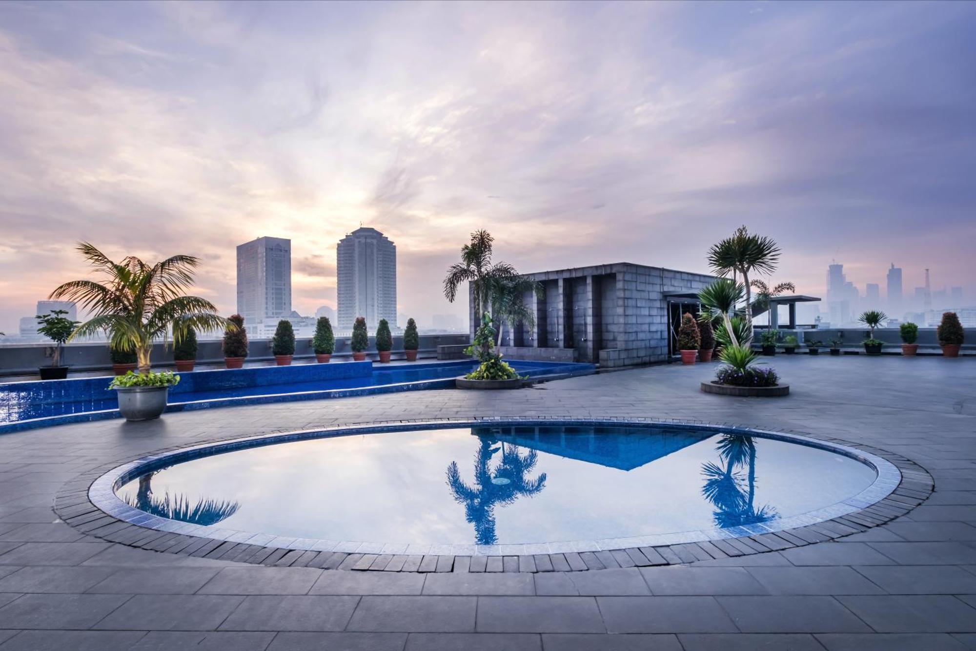 Merlynn Park Hotel 5*