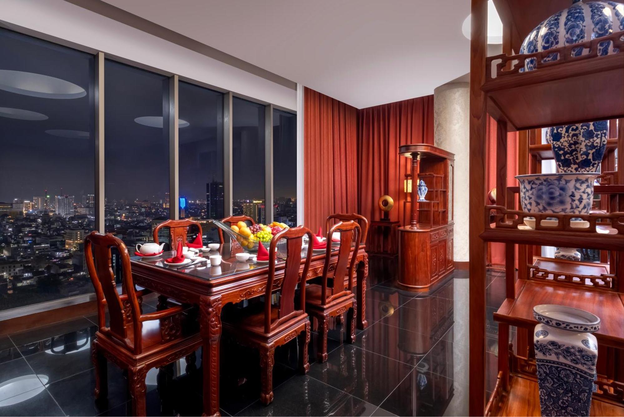 Merlynn Park Hotel